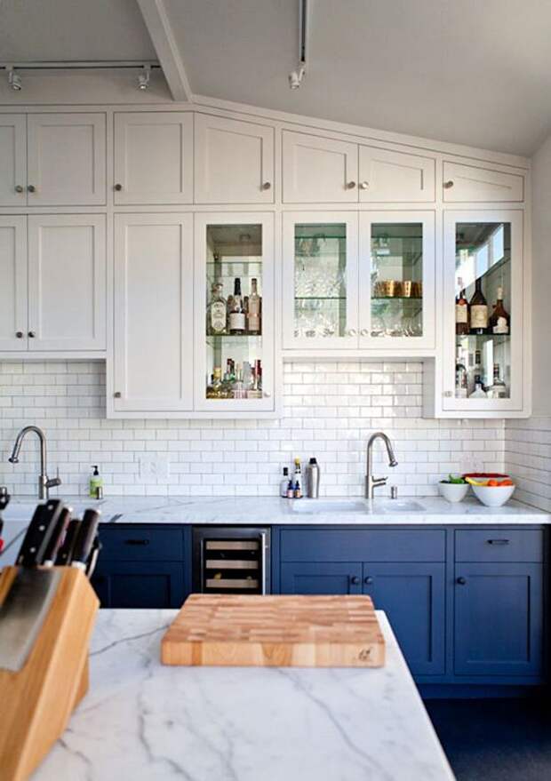 скандинавский стиль в интерьере кухни глубокий синий