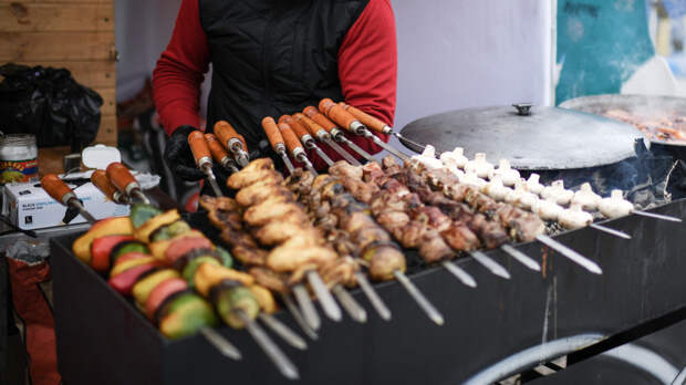 Шашлык без мяса: необычные рецепты на гриле для майских праздников