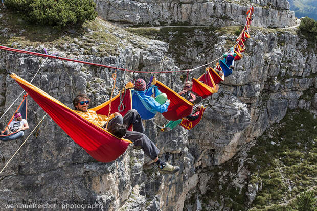 SleepingonHammocks05 Необычный фестиваль — в гамаках над пропастью