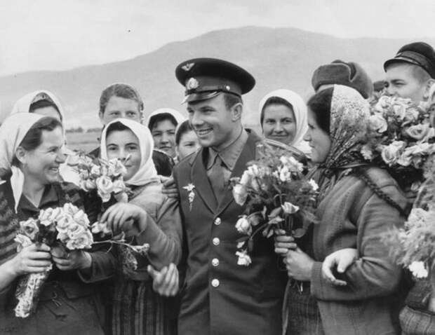 Как Юрия Гагарина встречали после полета (ФОТО)