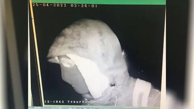 Полиция разыскивает молодого человека после взрыва на Товарищеском проспекте – видео