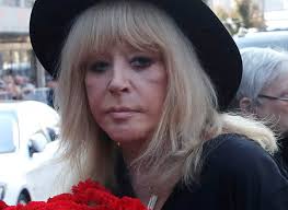 Алла Пугачева с детьми улетела из России без обратного билета — сообщает  Пятый канал Спектр