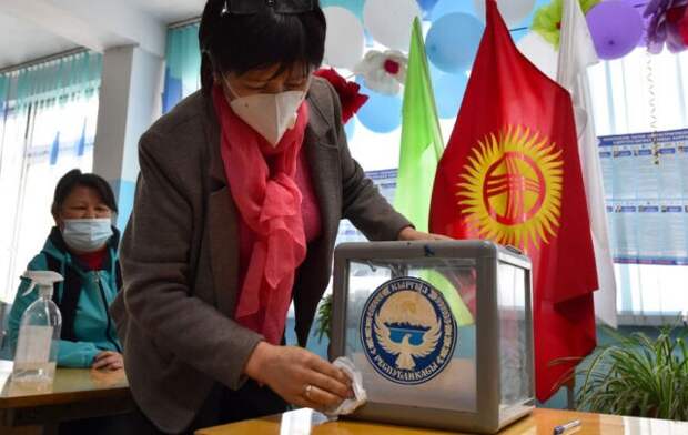 Выборы в Киргизии: победа за политическими и финансовыми тяжеловесами