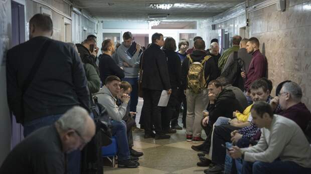 Призывной кризис на Украине: мужчин гонят в военкомат под дулом пистолета