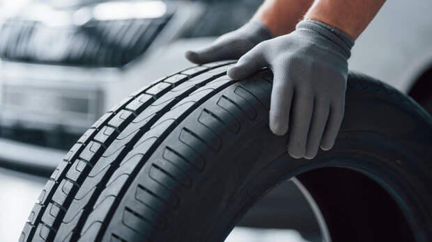 Автоэксперт предупредил россиян о возможном подорожании шин