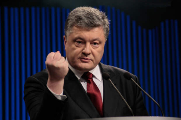 «Антиукраинская диверсия». Порошенко не выпустили за границу