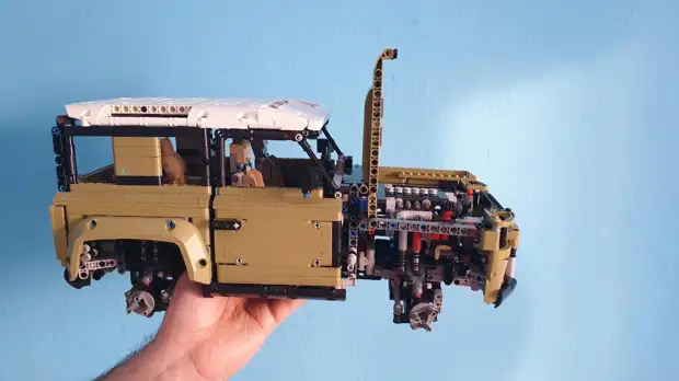 Обзор и процесс сборки конструктора LEGO Technic 42110 Land Rover Defender