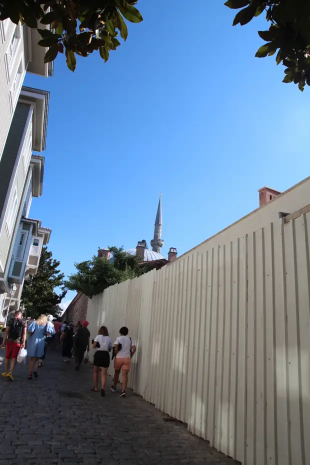 Справа — Собор Справа — Собор