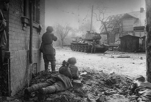 Перед штурмом. Предместья Берлина, 24 апреля 1945 года
