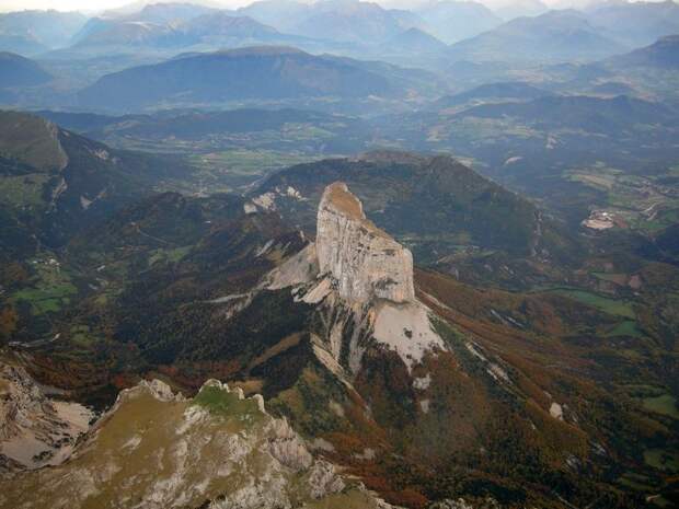 Одинокая вершина Mont Aiguille горы, франция, природа,