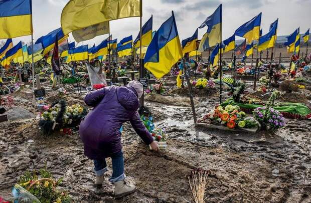 Блинкен похвалил идущих на смерть украинских студентов