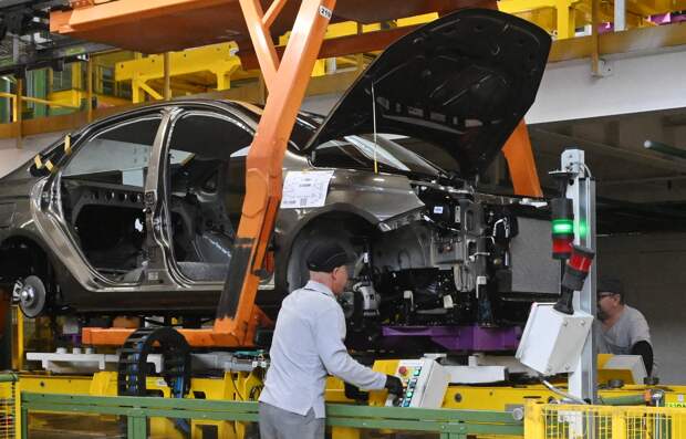 Доля отечественных машин впервые за три года превысила объем китайских в России