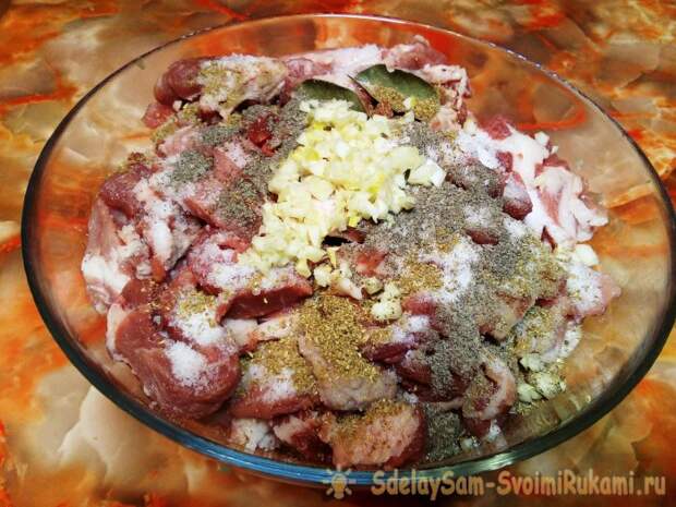 Простой рецепт вкусной домашней колбасы