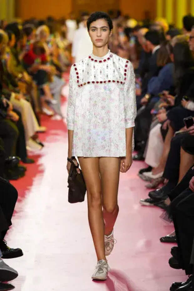 Лоли Бахия на показе Miu Miu весна-лето — 2026