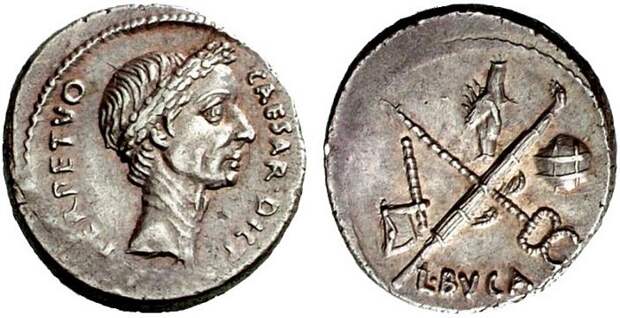 Монета Юлия Цезаря.