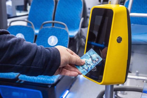 Бесконтактная оплата картами в московском транспорте работает штатно