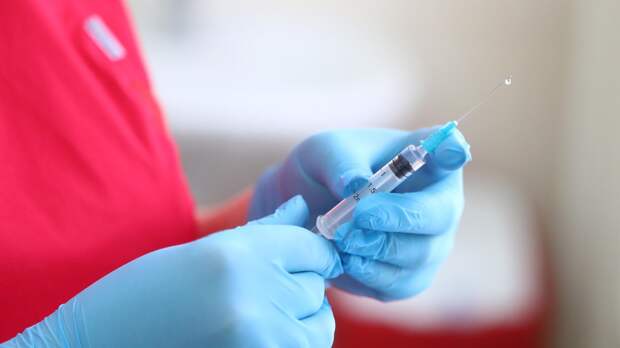 Побочные жертвы войны: французские больницы скоро останутся без шприцев