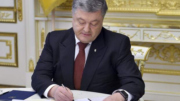 Порошенко не принял решение об участии в президентских выборах на Украине в 2019 году