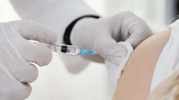 Вирусолог Волчков: привившиеся "Модерной" и "Пфайзером" могут пострадать от аутоиммунных заболеваний