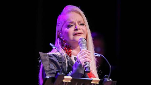 Переезд Долиной с десятками платьев из скандальной квартиры попал на видео