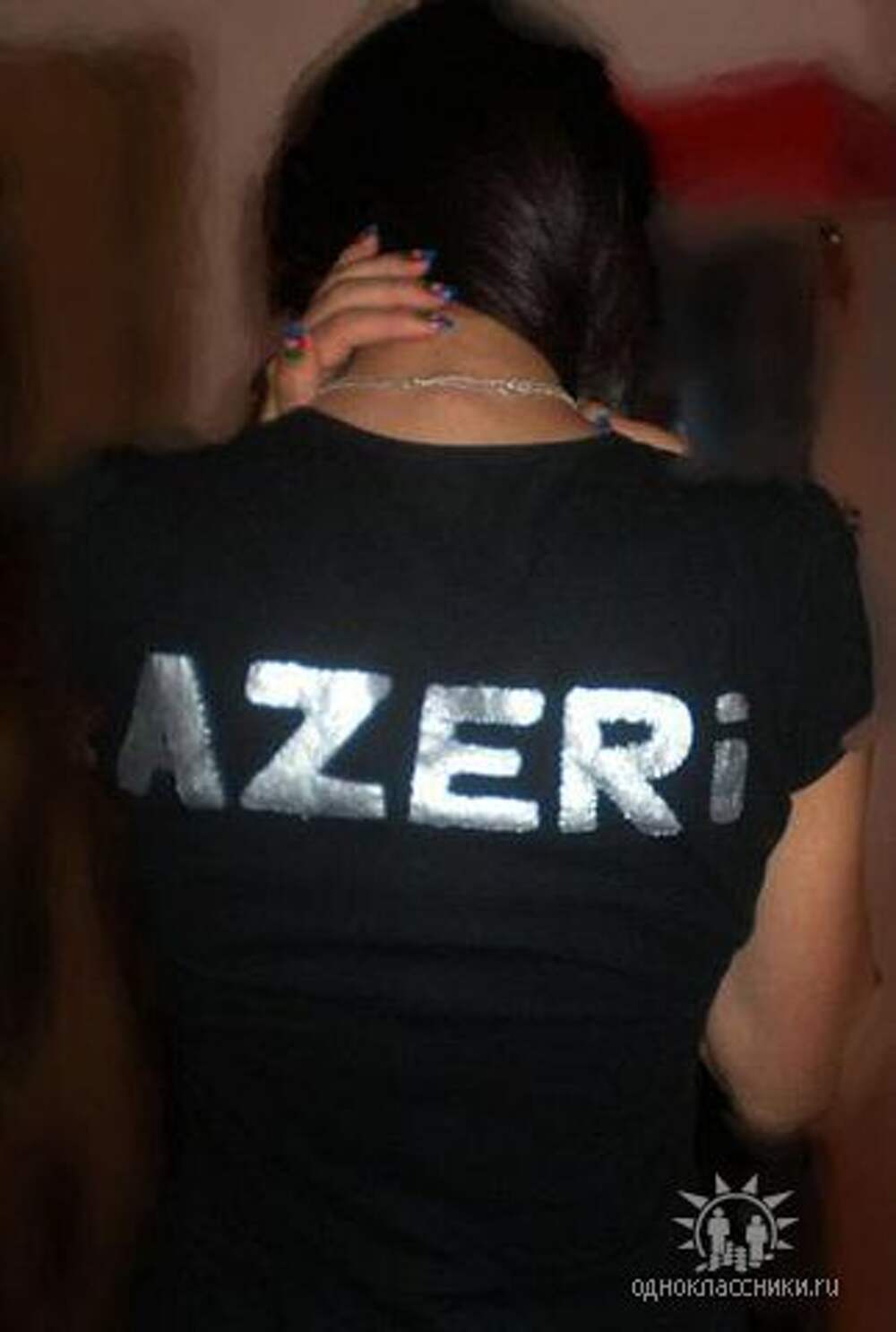 Имя азер. Айсель Алескерова. Я азербайджанка футболка. Футболка с надписью я азербайджанка. Азербайджанка надпись.