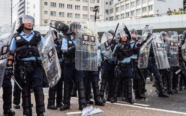 Полиция КНР жёстко прессует «майданщиков» прямо в метро (ВИДЕО)