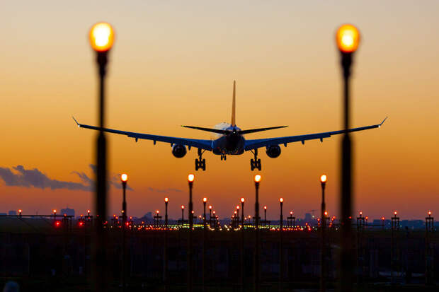 Самолет Uzbekistan Airways совершил аварийную посадку в аэропорту Красноярска