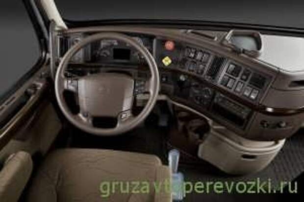 Интерьер Volvo VNL 780 Место водителя в "Вольво 780".