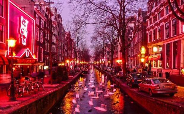 Улица Красных фонарей в Амстердаме