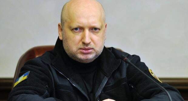 Турчинов предлагает перебросить военную силу к Азовскому морю
