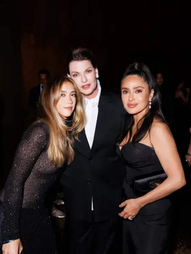 Валентина Пино, Линда Евангелиста и Сальма Хайек