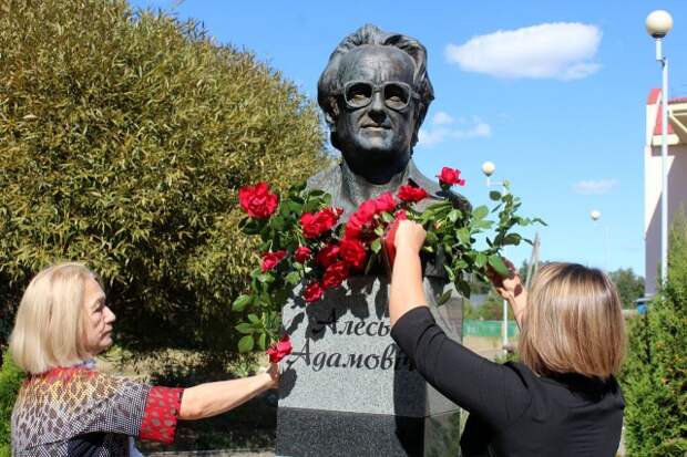 Праўда жыцця Алеся Адамовіча.