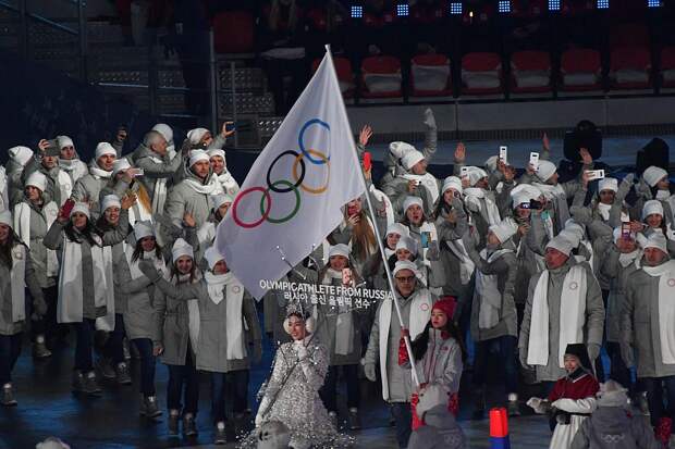 Наши спортсмены во время церемонии открытия игр Фото: Владимир ВЕЛЕНГУРИН