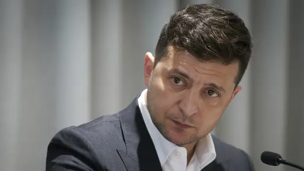 Зеленский подписал закон об упрощённом гражданстве Украины для «преследуемых» россиян