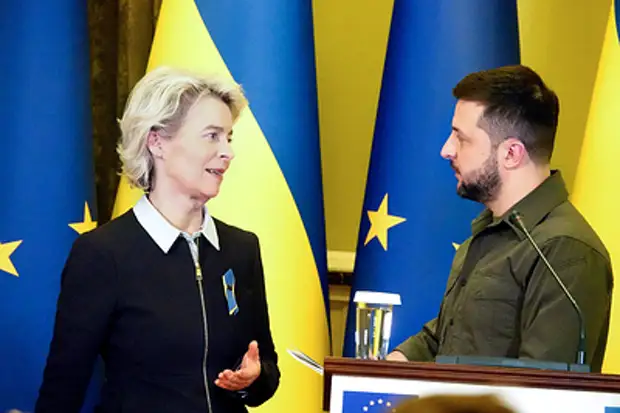 Кровожадный план Зеленского работает? Политолог оценил передачу Киеву анкеты кандидата в ЕС