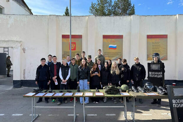 Военные полицейские ЦВО в Свердловской области провели День открытых дверей