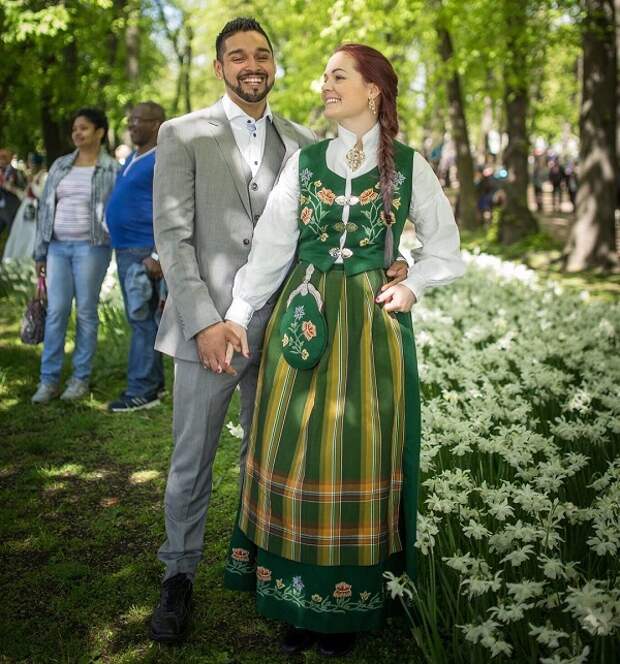 15 традиционных свадебных нарядов: как выглядят жених и невеста в разных уголках мира.