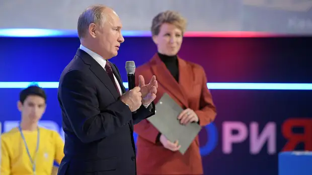 «Не просто, извините за моветон, бабки заколачивать»: Путин призвал молодёжь идти в бизнес за долгосрочными результатами