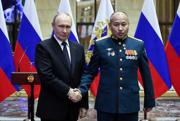 Герой России описал встречу с Путиным