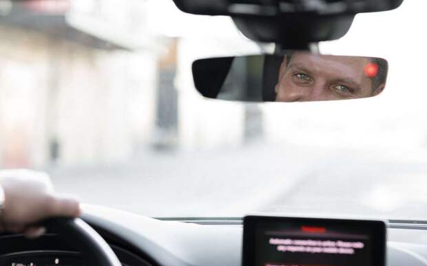 Скрытые возможности зеркал заднего вида, о которых молчат инструкторы