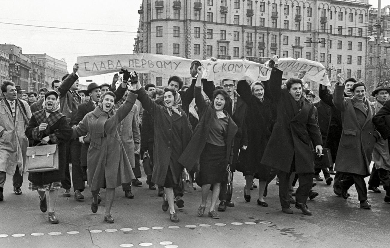 Как Юрия Гагарина встречали после полета (ФОТО)