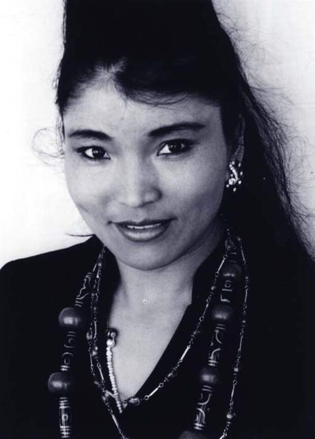 Юнчен Лхамо / Yungchen Lhamo тибетская певица фото