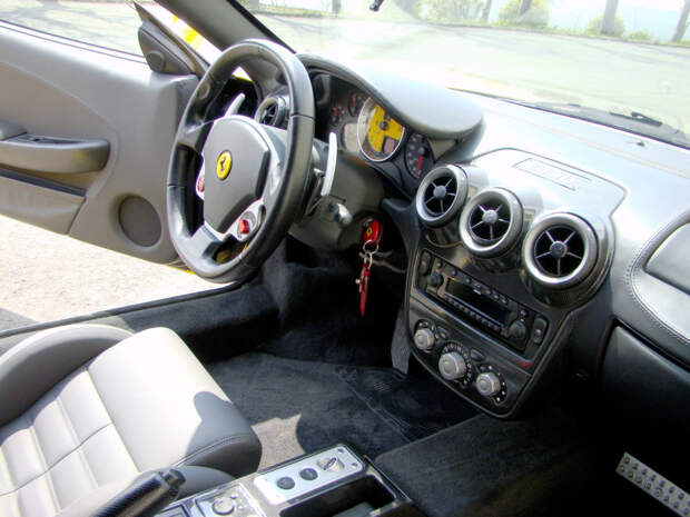 интерьер F430