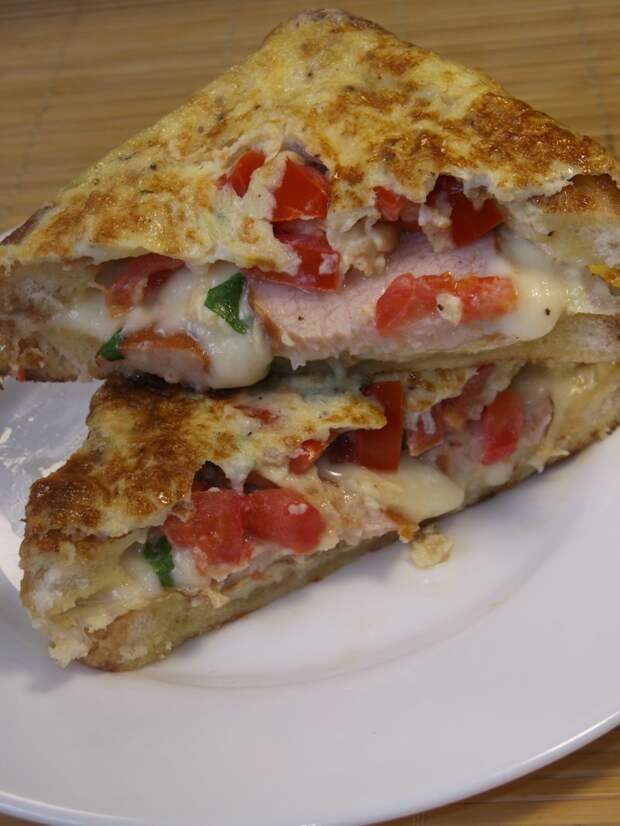 Обалденный завтрак за пять минут. Пальчики оближешь как вкусно Обалденный завтрак за пять минут. Пальчики оближешь как вкусно Закуски, видео, горячие бутерброды, завтрак, кулинария, простой рецепт, рецепт