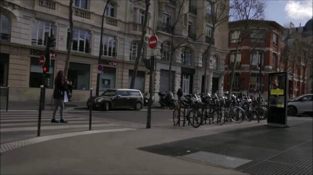 Картинки по запросу Французским пешеходам, нарушающим ПДД, преподали хороший урок