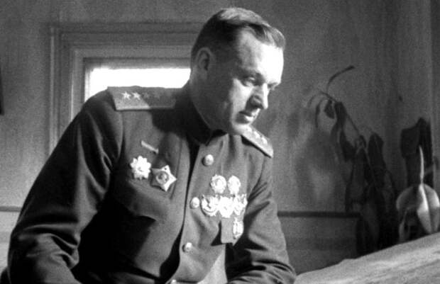 Почему Константина Рокоссовского не расстреляли в 1937 году