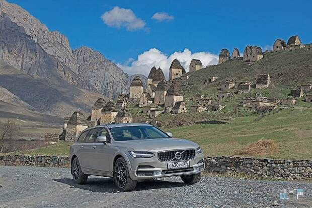 2-volvo-v90-cross-country.jpg 2-volvo-v90-cross-country.jpg