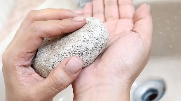 Чем вывести пятна от марганцовки