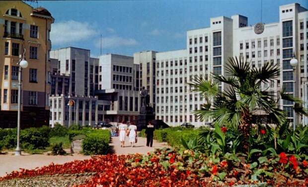 Площадь перед зданием Правительства в Минске СССР, история, кинохроника
