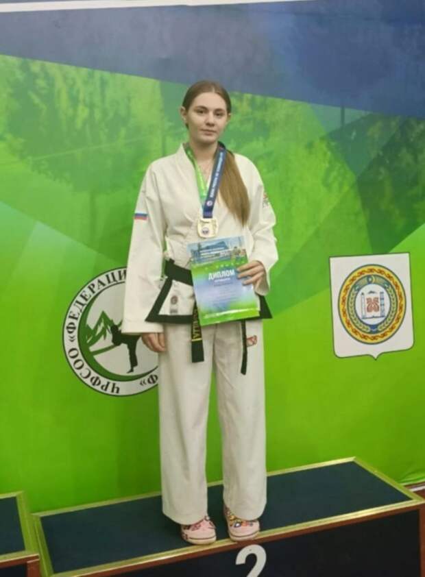 Джамиля Зехова, завоевавшая серебряную медаль на Кубоке России по тхэквондо